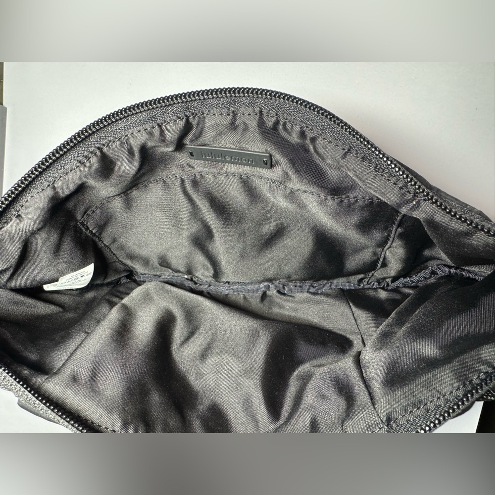 NWOT Lululemon Athletica Black Belt Bag – Sleek Modern Design - Picture 3 of 5